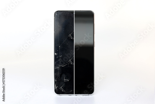 Εκτύπωση καμβά Before and after repaired Mobile smartphone with broken screen on white background