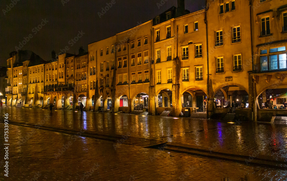 Place Saint-Louis in Metz at night
