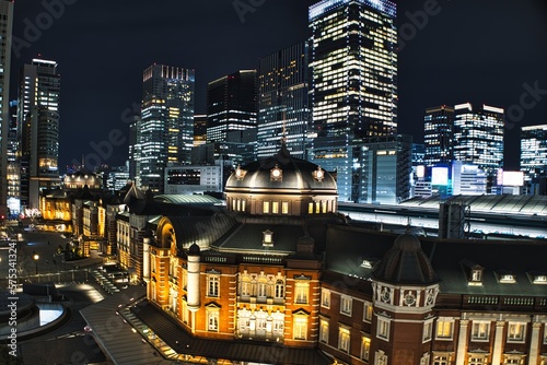 東京駅のライトアップ夜景