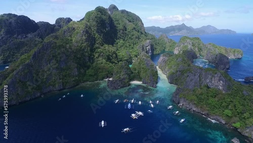 Wallpaper Mural Lagoon in Palawan, Sightseeing Place. Tour A in El Nido, Philippines. Beautiful Landscape, Small Lagoon and Sea in Background Torontodigital.ca