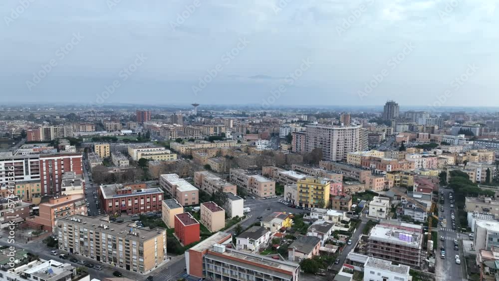 Vista aerea panoramica della città di Latina, Lazio, Italia.
il centro di Latina visto dal drone. Vista aerea panoramica della città di Latina, Lazio, Italia.
il centro di Latina visto dal drone.