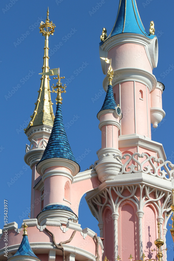 Naklejka premium Parc à thème Disneyland Paris et Walt Disney Studios