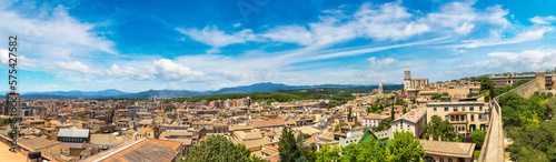 Panoramic view of Girona © Sergii Figurnyi