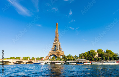 Riverside view of Eiffel Tower in Paris. France © Pawel Pajor