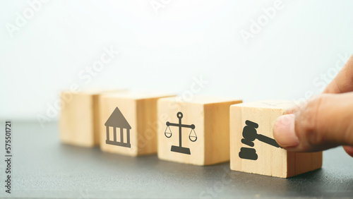 Canvas Print Wooden cube with court law icon