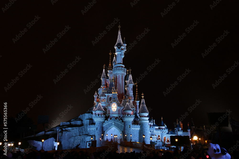 Naklejka premium Parc à thème Disneyland Paris et Walt Disney Studios