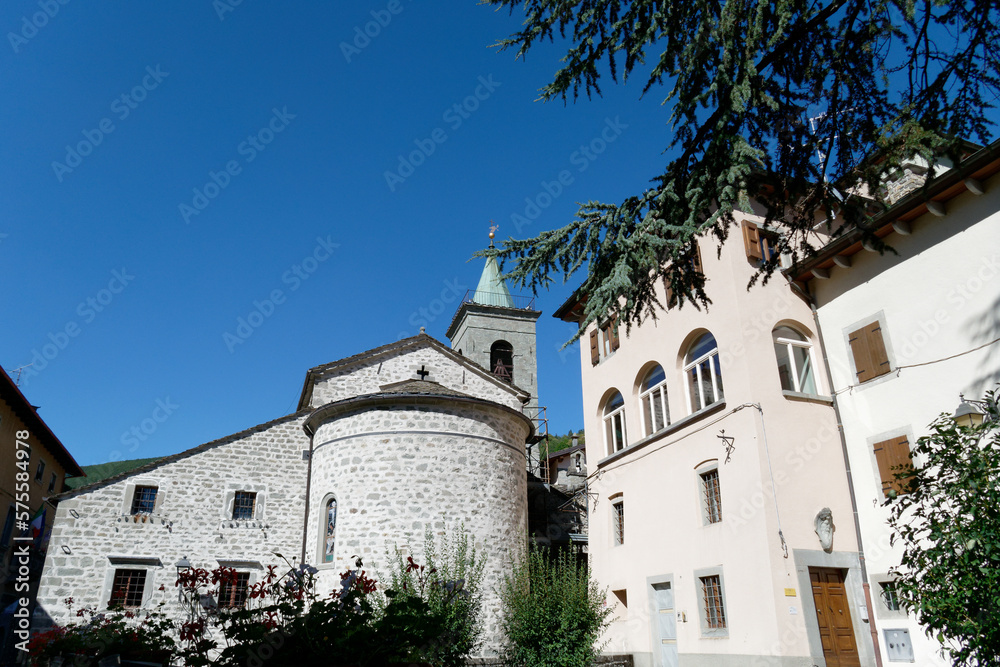 Obraz premium Church of San Bartolomeo Apostle in Fiumalbo old village , Emilia Romagna - Italy