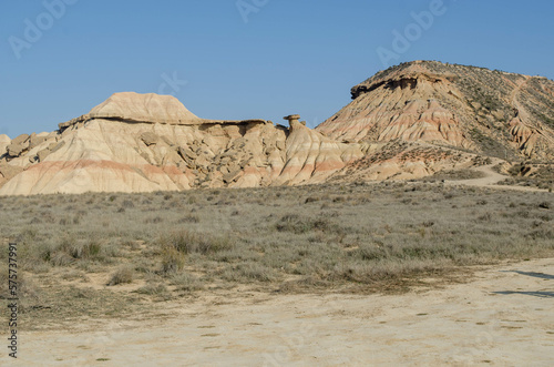 Une chaine de dune dans le désert  © virginie