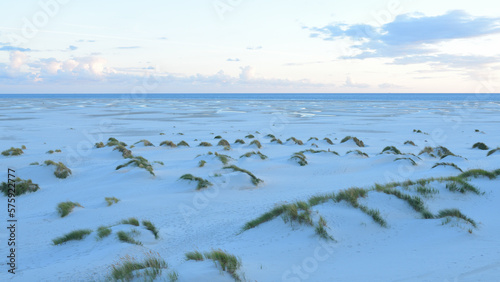 Dünenreihen am Meer