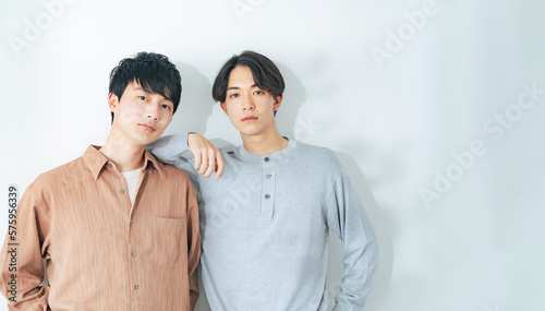 若い男性二人のポートレート