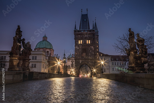 Obraz na płótnie Charles Bridge, Prague at dramatic evening, Czech Republic, with night lighting w salonie
