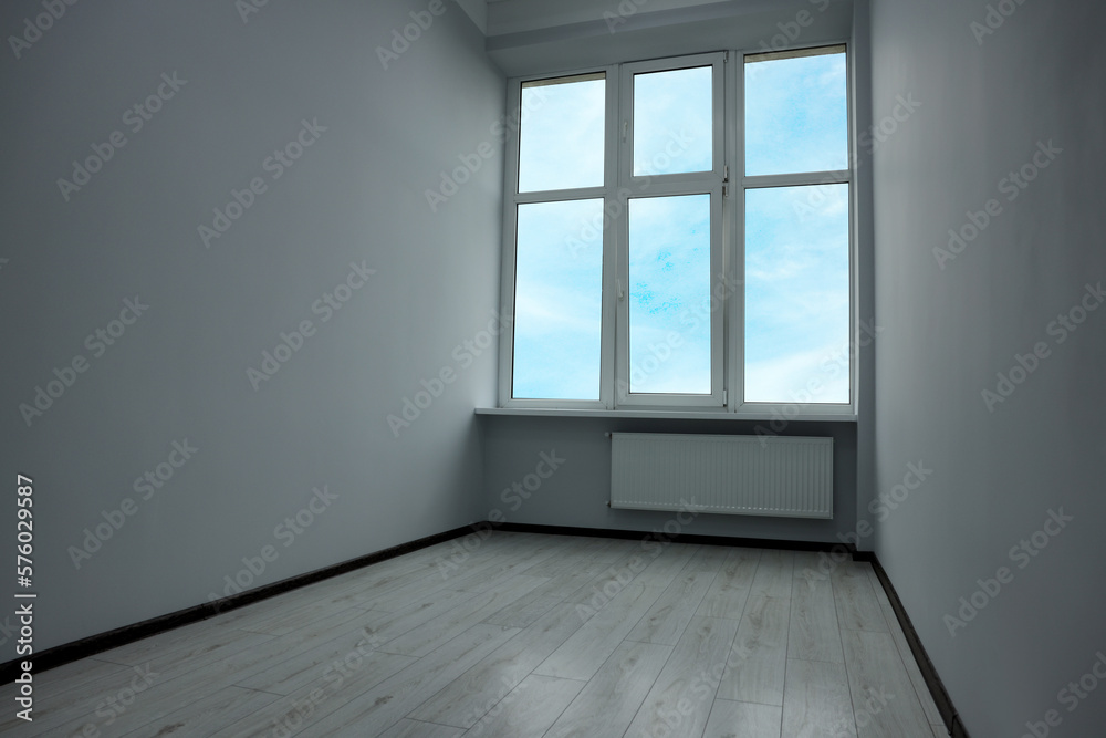 Fototapeta premium New empty room with clean windows and white walls