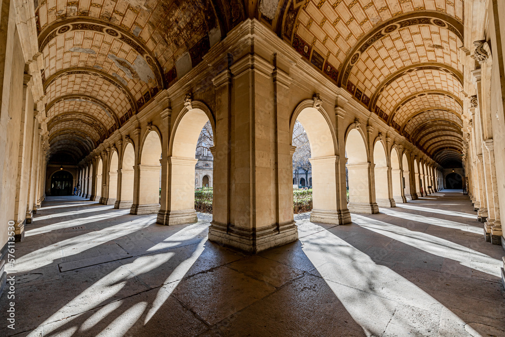 LE cloître du Palais Saint-Pierre à Lyon