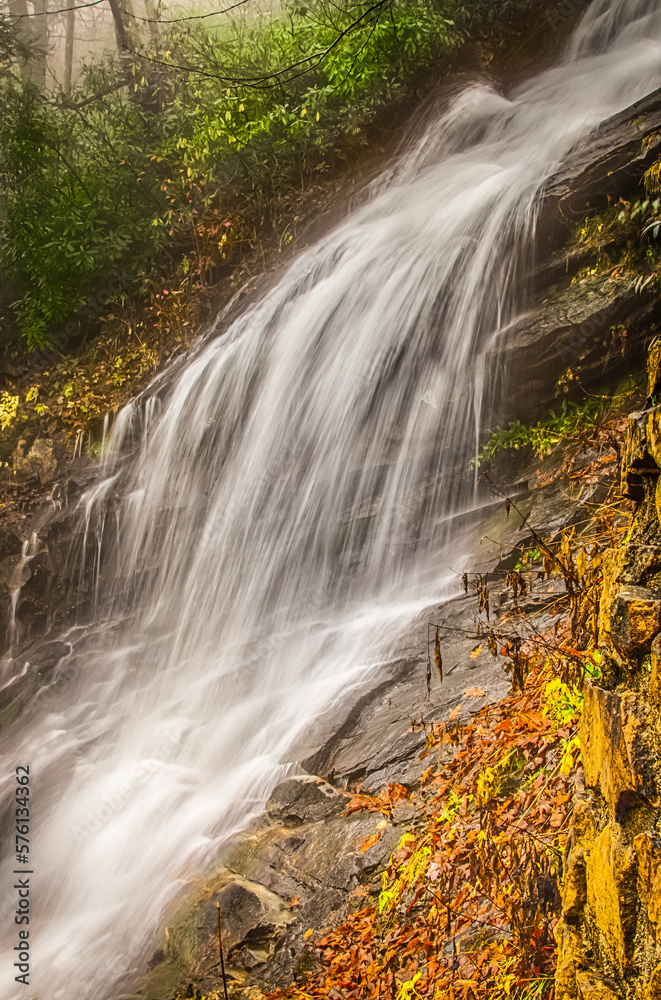 Fototapeta premium Middle Cascade Falls at E B Jeffress Park on Blue Ridge Parkway NC