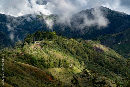 Explorando las cumbres de la cordillera andina en Colombia