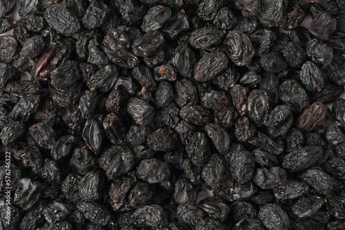 A pile of dried black currants 