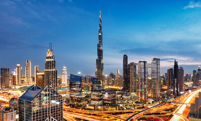 Crédence de cuisine Burj Khalifa Skyline nocturne du centre de Dubaï  © TTstudio