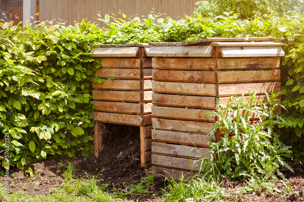 Compost Box Double with composted soil. Wood Garden Compost Bin for  Community composting. Recycling Organic Waste. foto de Stock | Adobe Stock