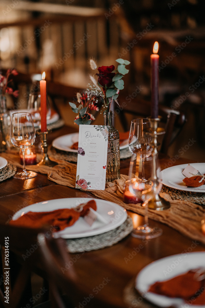 Herbstliche Tischdekoration Hochzeit Hochzeitsdeko Tischdeko Rostrot Herbst  Stock Photo | Adobe Stock