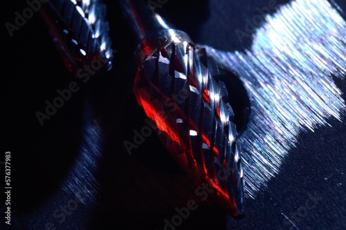 Tableau sur toile cutters of tungsten carbide on the background of metal blanks