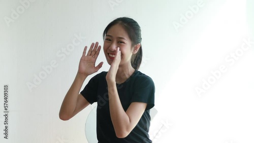 Announce the good news, Woman shouting for attention ,Calling for attention, Hurry up and see, Hot promotion, First come first serve, Limited quantity, Do not miss, Advertisement area.