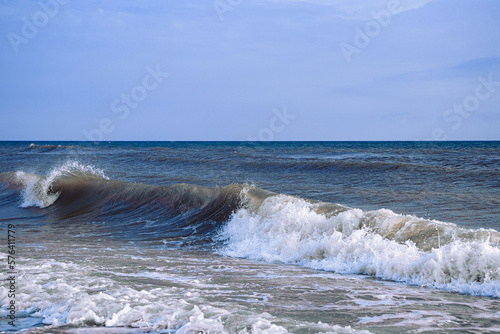 Obraz na płótnie Waves on the sea w salonie