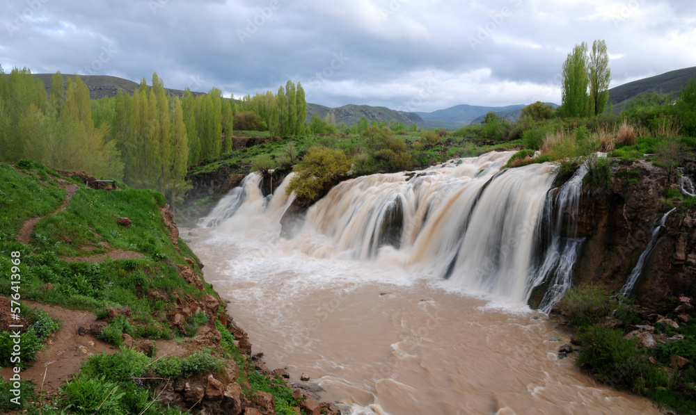 Obraz premium Muradiye Waterfall - Van - TURKEY