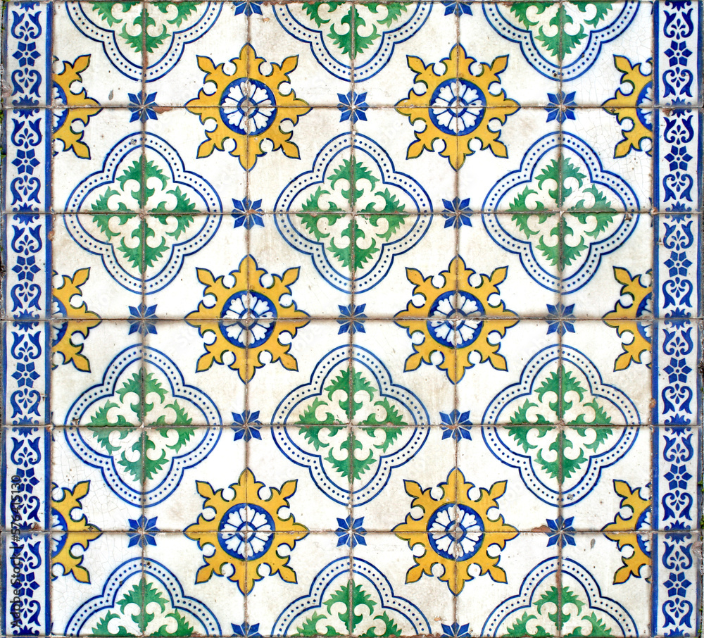 Wunderschöne, bunte, portugiesische Wandfliesen, Azulejos aus Portugal