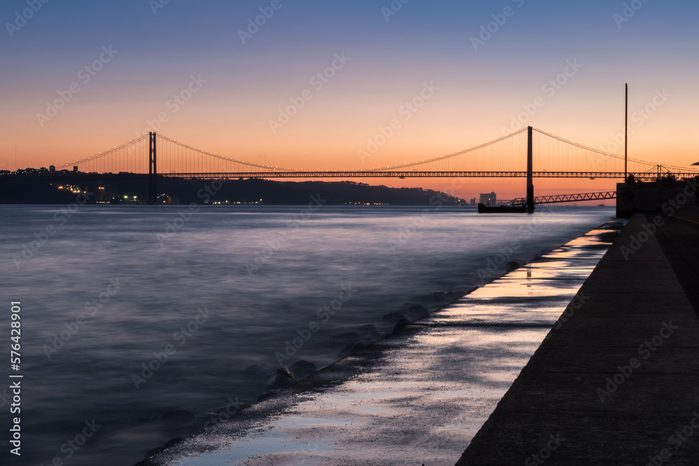 Fototapeta premium sunset over the bridge