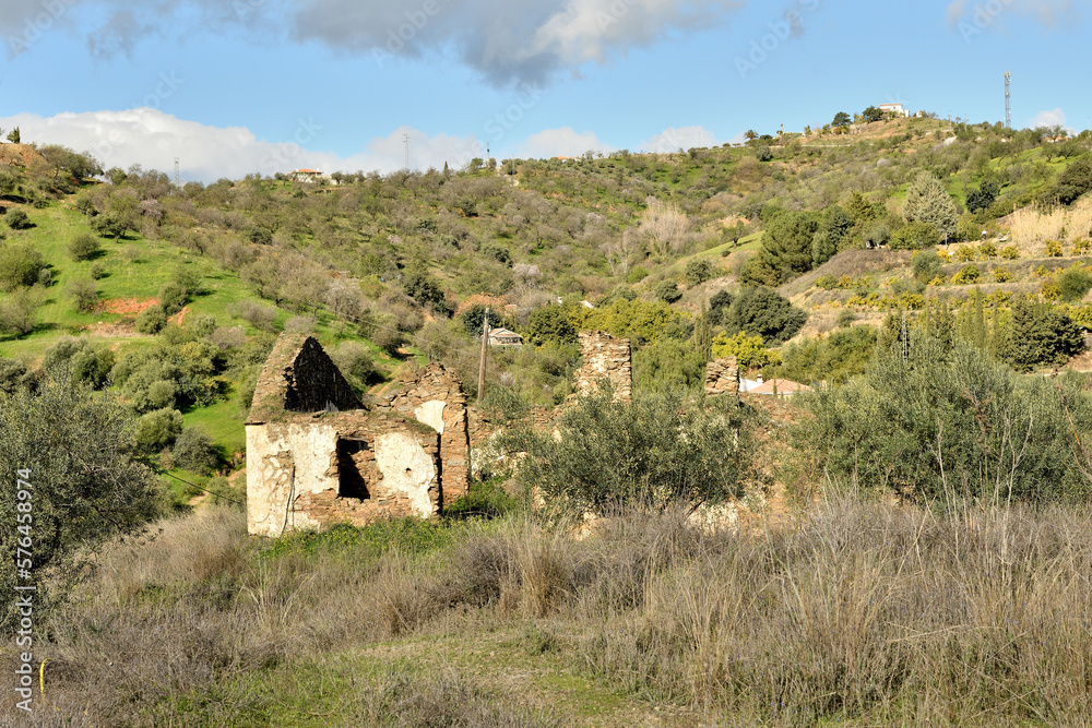 casa rural en ruinas en el sur de Andalucía 