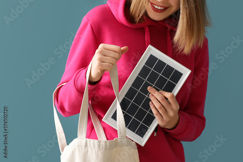 Pretty young woman with por...