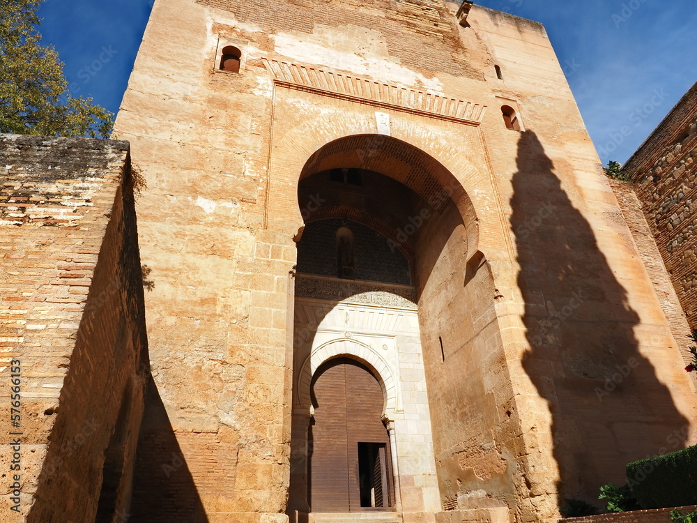 La puerta de Alhambra
