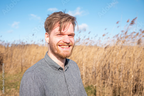 Jung Männlich Person Lächeln Natur