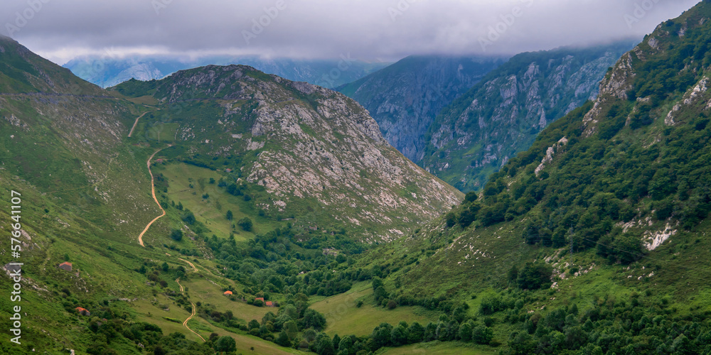 Peaks of Central Massif, Picos de Europa National Park, Asturias, Spain, Europe