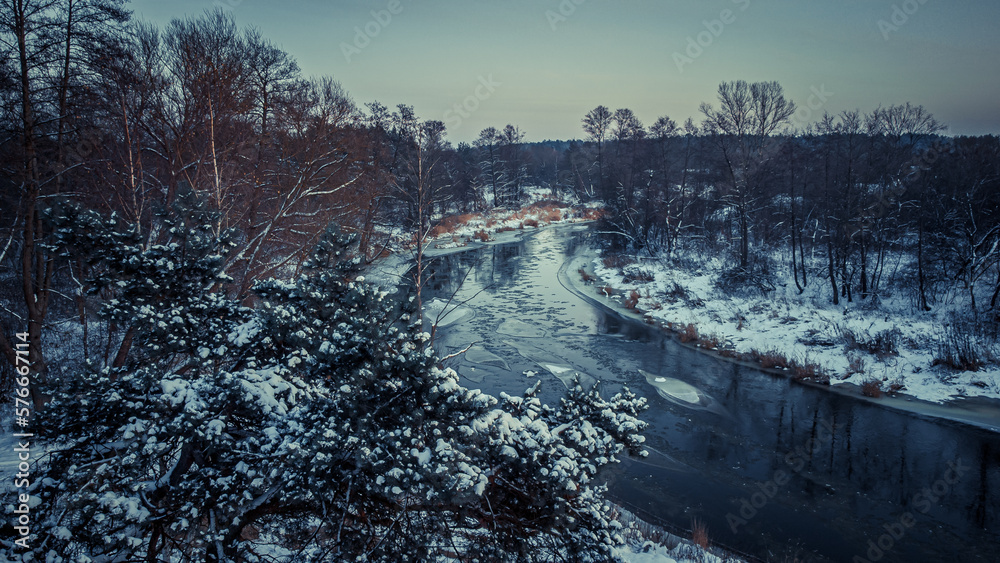 Zima nad rzeką Liwiec - obrazy, fototapety, plakaty 