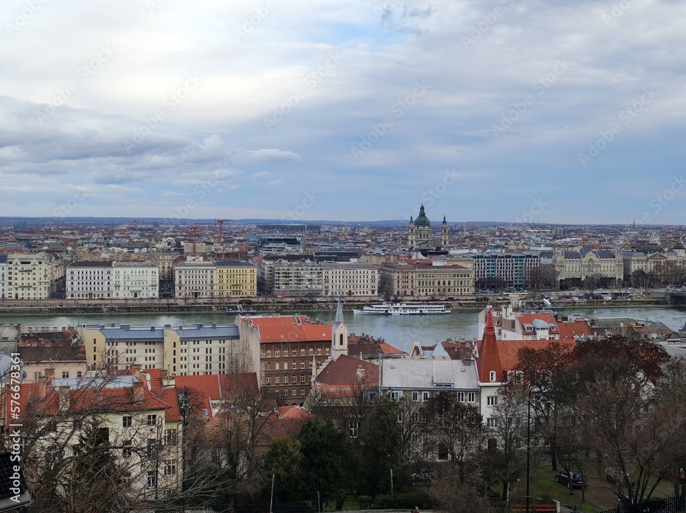 Fototapeta premium panoramic view of Budapest seen from Buda side