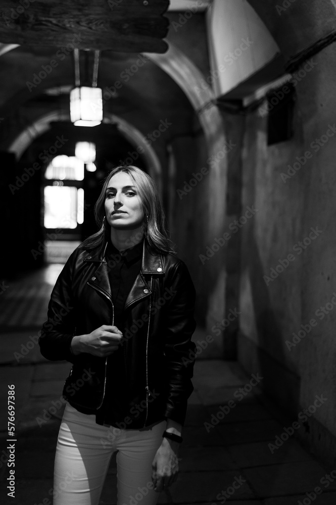 woman portrait. City night lights
