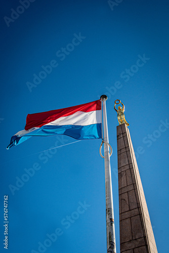 Fotografija Gëlle Fra and Luxembourg Flag