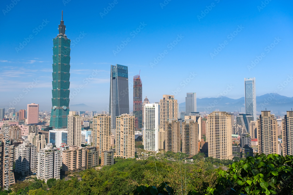 Fototapeta premium 台湾 台北市 象山、展望台（煙火平台）から見る台北の街並み