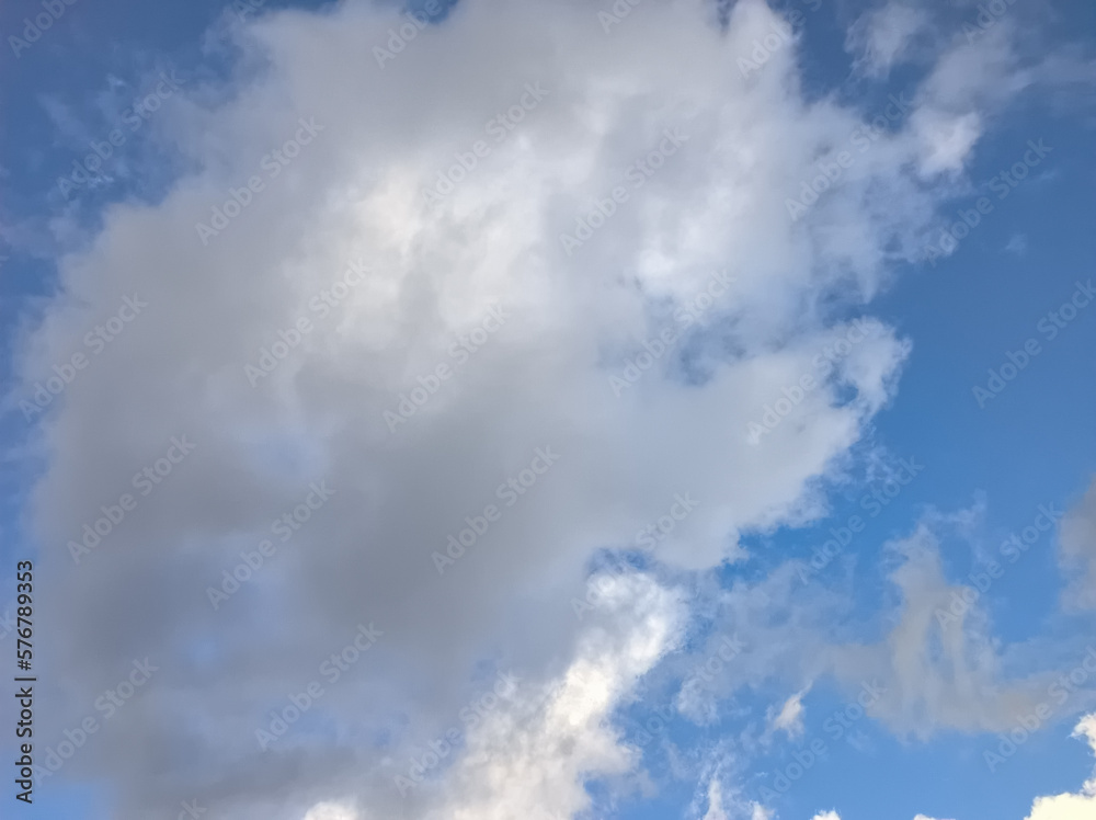 Mass cloud of whitish color moves