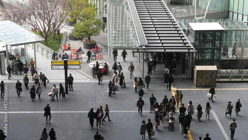 JR大阪駅 グランフロント大阪やうめきた広場への連絡通路