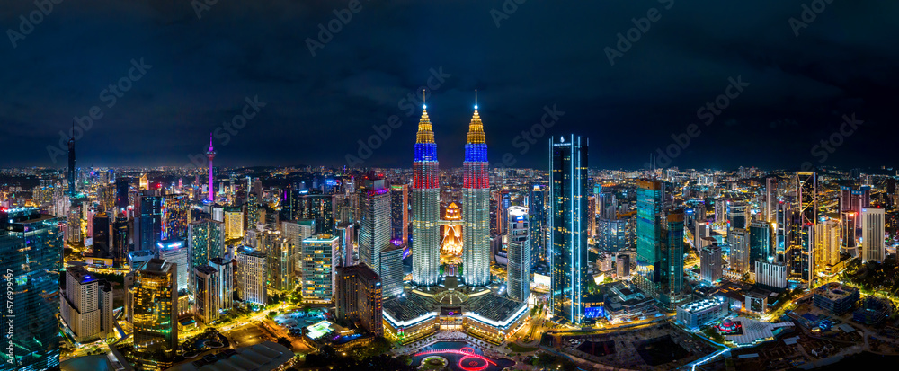 Naklejka premium Panoramic of Kuala lupur city at night, Malaysia.