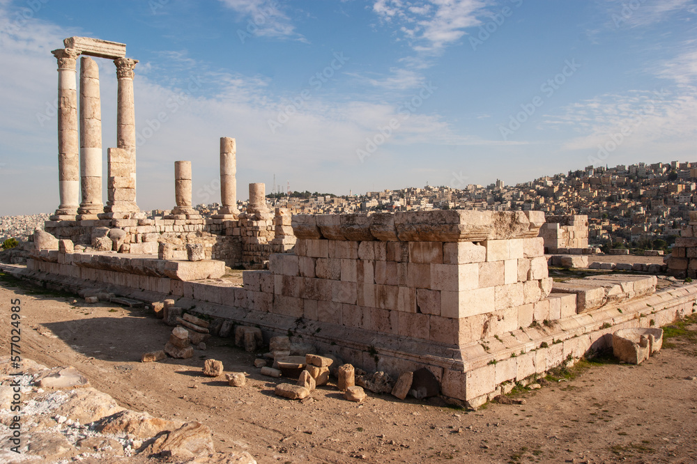 Jordan, Jordanian capital - Amman, Historical center. A dilapidated Citadel on one of the hills. The Temple of Hercules is the only surviving Roman structure. Built in 161 - 166 AD