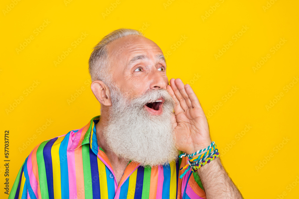Φωτογραφία Portrait of cheerful optimistic old man with long beard wear colorful shirt scre