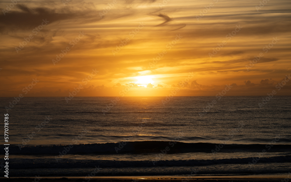 Fototapeta premium 日の出と海