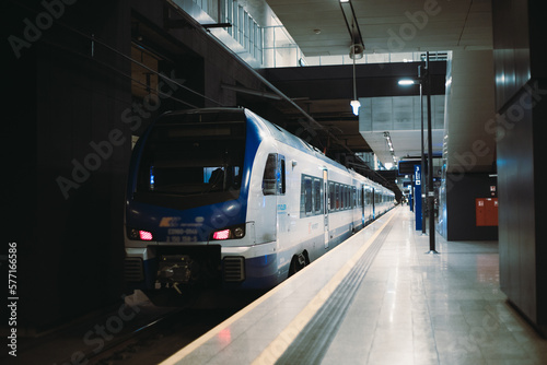 train in motion blur dworzec kolejowy 