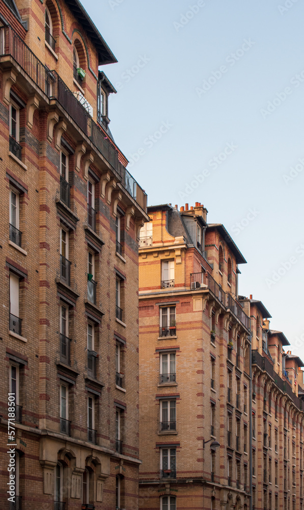 Immeubles en briques, Paris, France
