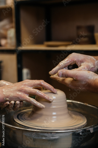 Master class in the pottery workshop