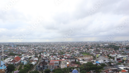 Fototapeta Naklejka Na Ścianę i Meble -  Aerial Tour of a City Suburb