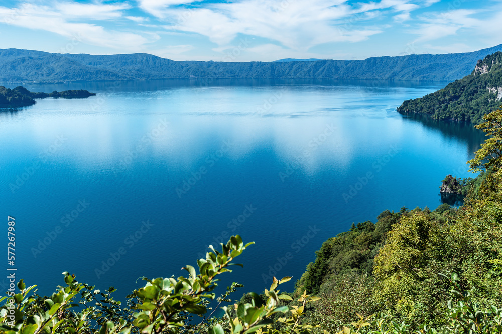 【青森県十和田湖】瞰湖台から眺める十和田湖は開放的な大パノラマ